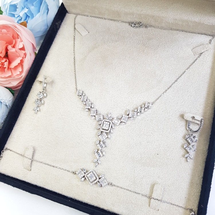 سرویس زنجیری نقره زنانه مجلسی با عیار استاندارد نقره ۹۲۵ با آبکاری رادیوم(طلا سفید)سازگار با پوست های حساس و بدون حساسیت